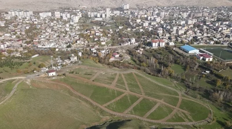 Silvan ilçesinde yapımına başlanan 30 bin 925 metrekarelik alana yapılan mezarlık