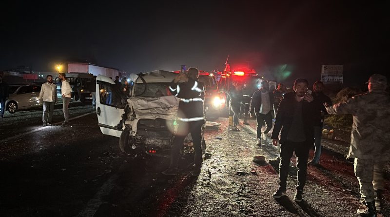 Siverek'te zincirleme kaza: 3 ölü, 6 yaralı