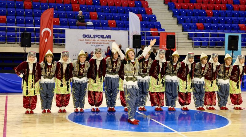 Halk Oyunları Yıldızlar Karma Müsabakalarına Diyarbakır takımları damga vurdu.